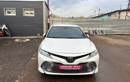 Toyota Camry, 2020 год, 3 400 000 рублей, 2 фотография