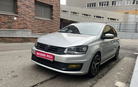 Volkswagen Polo VI (EU Market), 2016 год, 860 000 рублей, 1 фотография