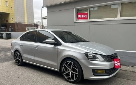 Volkswagen Polo VI (EU Market), 2016 год, 860 000 рублей, 4 фотография