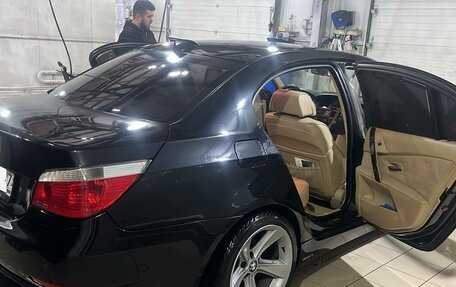 BMW 5 серия, 2006 год, 950 000 рублей, 3 фотография