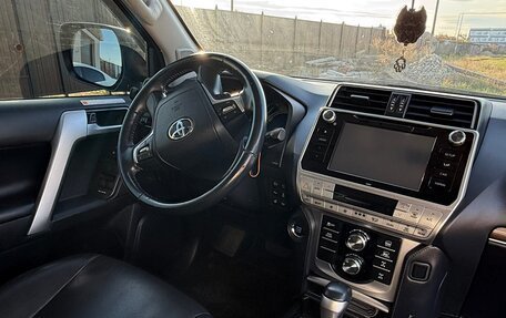 Toyota Land Cruiser Prado 150 рестайлинг 2, 2020 год, 7 100 000 рублей, 10 фотография