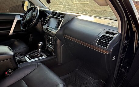 Toyota Land Cruiser Prado 150 рестайлинг 2, 2020 год, 7 100 000 рублей, 11 фотография