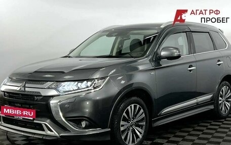 Mitsubishi Outlander III рестайлинг 3, 2019 год, 2 650 000 рублей, 2 фотография
