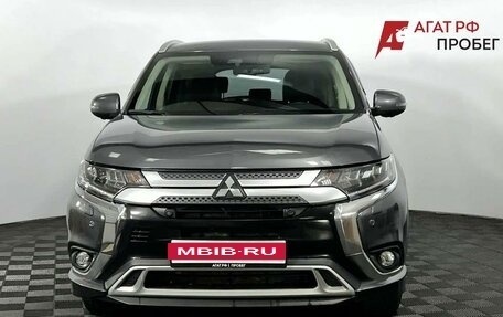 Mitsubishi Outlander III рестайлинг 3, 2019 год, 2 650 000 рублей, 3 фотография