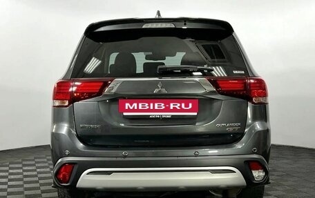 Mitsubishi Outlander III рестайлинг 3, 2019 год, 2 650 000 рублей, 7 фотография