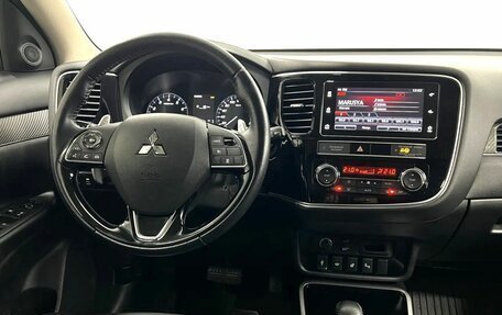 Mitsubishi Outlander III рестайлинг 3, 2019 год, 2 650 000 рублей, 16 фотография