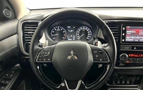Mitsubishi Outlander III рестайлинг 3, 2019 год, 2 650 000 рублей, 17 фотография