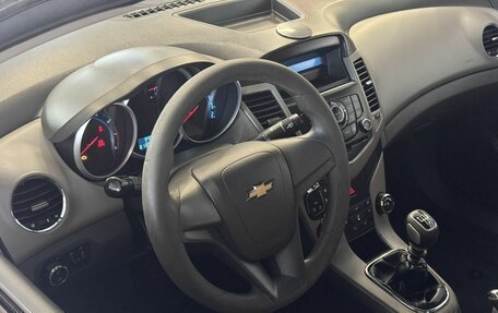 Chevrolet Cruze II, 2010 год, 720 000 рублей, 6 фотография