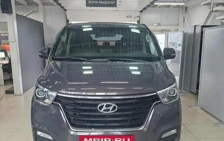 Hyundai Grand Starex Grand Starex I рестайлинг 2, 2020 год, 3 390 000 рублей, 3 фотография