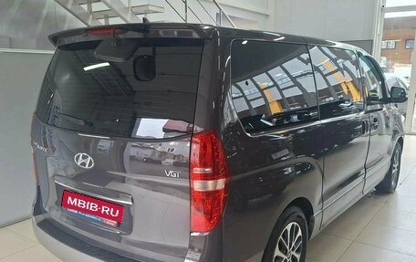 Hyundai Grand Starex Grand Starex I рестайлинг 2, 2020 год, 3 390 000 рублей, 8 фотография