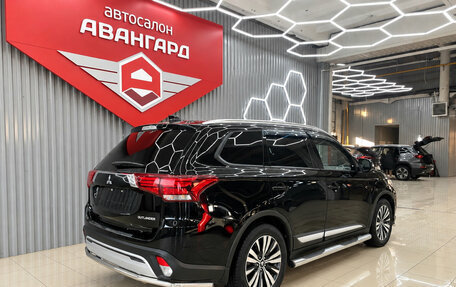 Mitsubishi Outlander III рестайлинг 3, 2019 год, 2 350 000 рублей, 5 фотография