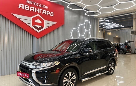 Mitsubishi Outlander III рестайлинг 3, 2019 год, 2 350 000 рублей, 6 фотография