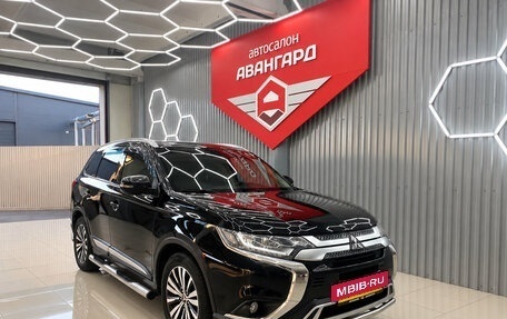 Mitsubishi Outlander III рестайлинг 3, 2019 год, 2 350 000 рублей, 2 фотография