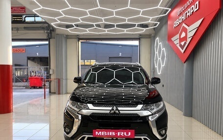 Mitsubishi Outlander III рестайлинг 3, 2019 год, 2 350 000 рублей, 3 фотография
