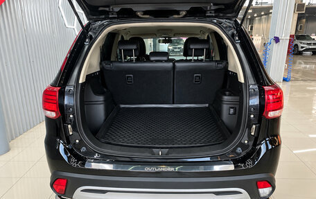 Mitsubishi Outlander III рестайлинг 3, 2019 год, 2 350 000 рублей, 12 фотография