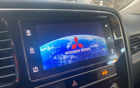 Mitsubishi Outlander III рестайлинг 3, 2019 год, 2 350 000 рублей, 15 фотография