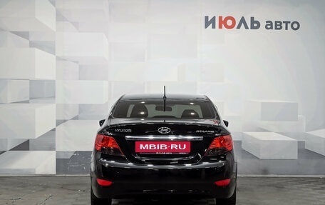 Hyundai Solaris II рестайлинг, 2013 год, 925 000 рублей, 5 фотография