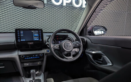 Toyota Yaris Cross, 2020 год, 1 850 000 рублей, 13 фотография