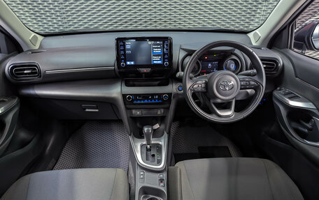 Toyota Yaris Cross, 2020 год, 1 850 000 рублей, 12 фотография