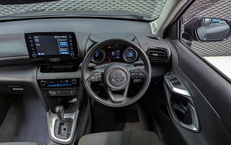 Toyota Yaris Cross, 2020 год, 1 850 000 рублей, 14 фотография