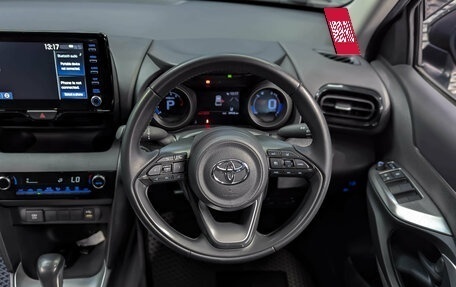 Toyota Yaris Cross, 2020 год, 1 850 000 рублей, 15 фотография