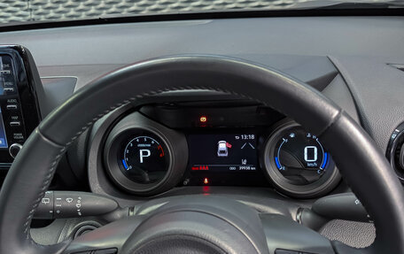 Toyota Yaris Cross, 2020 год, 1 850 000 рублей, 23 фотография