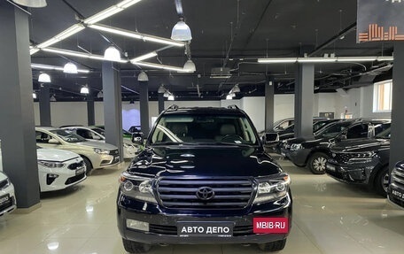 Toyota Land Cruiser 200, 2010 год, 3 100 000 рублей, 2 фотография