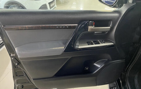 Toyota Land Cruiser 200, 2010 год, 3 100 000 рублей, 6 фотография