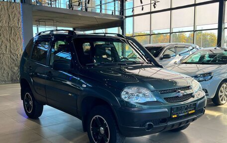 Chevrolet Niva I рестайлинг, 2017 год, 780 000 рублей, 3 фотография