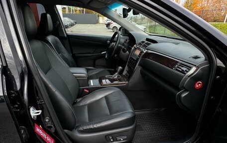Toyota Camry, 2017 год, 2 170 000 рублей, 13 фотография