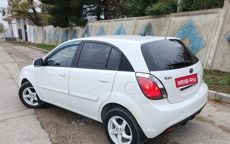KIA Rio II, 2011 год, 666 666 рублей, 3 фотография