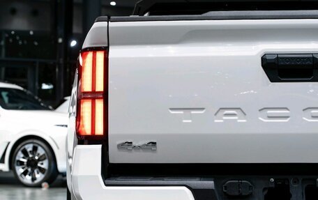 Toyota Tacoma, 2024 год, 7 000 000 рублей, 7 фотография