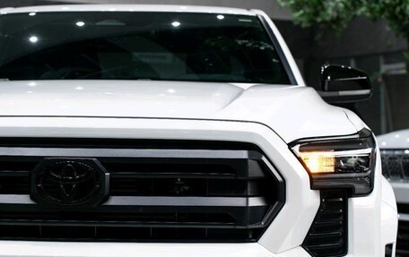 Toyota Tacoma, 2024 год, 7 000 000 рублей, 14 фотография
