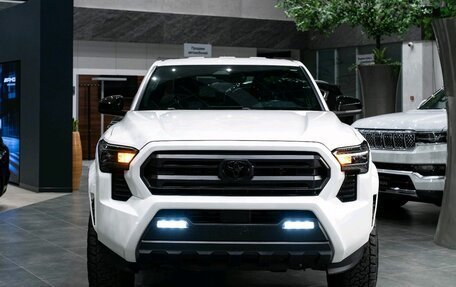 Toyota Tacoma, 2024 год, 7 000 000 рублей, 13 фотография