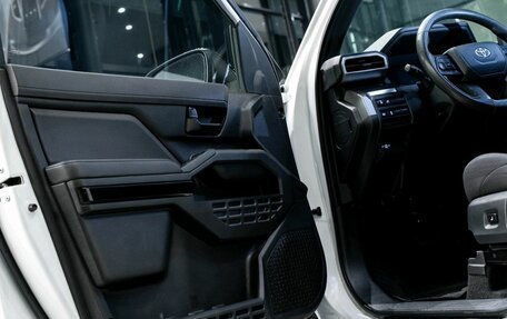 Toyota Tacoma, 2024 год, 7 000 000 рублей, 20 фотография
