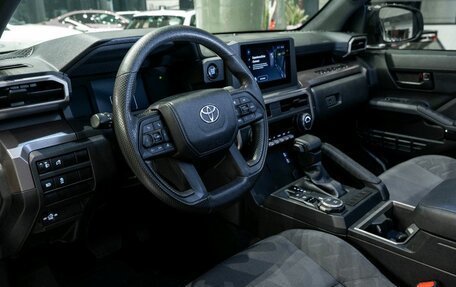 Toyota Tacoma, 2024 год, 7 000 000 рублей, 22 фотография