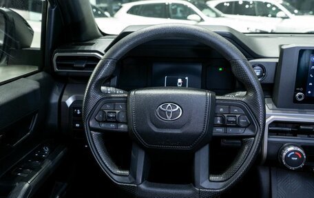 Toyota Tacoma, 2024 год, 7 000 000 рублей, 25 фотография