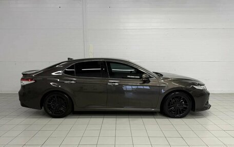 Toyota Camry, 2019 год, 2 600 000 рублей, 4 фотография