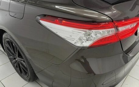 Toyota Camry, 2019 год, 2 600 000 рублей, 10 фотография