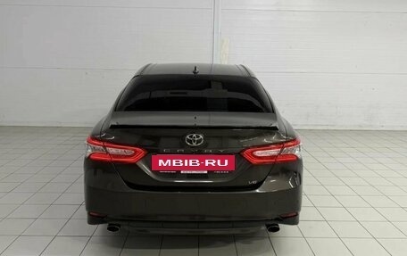 Toyota Camry, 2019 год, 2 600 000 рублей, 7 фотография