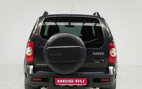 Chevrolet Niva I рестайлинг, 2017 год, 810 000 рублей, 6 фотография