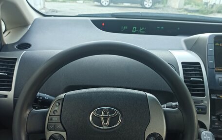 Toyota Prius, 2008 год, 690 000 рублей, 5 фотография