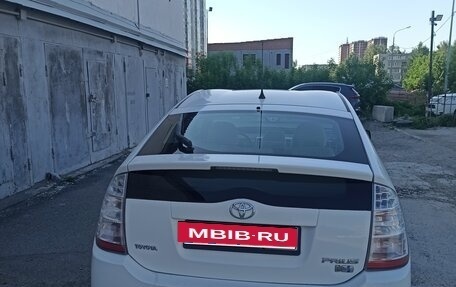 Toyota Prius, 2008 год, 690 000 рублей, 4 фотография