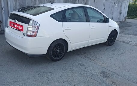 Toyota Prius, 2008 год, 690 000 рублей, 3 фотография
