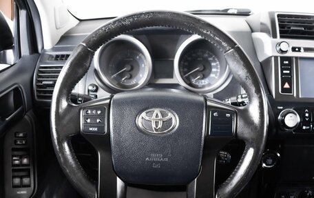 Toyota Land Cruiser Prado 150 рестайлинг 2, 2016 год, 3 199 000 рублей, 13 фотография