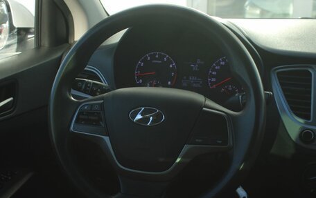 Hyundai Solaris II рестайлинг, 2019 год, 1 340 000 рублей, 17 фотография