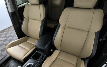 Toyota RAV4, 2018 год, 2 400 000 рублей, 9 фотография