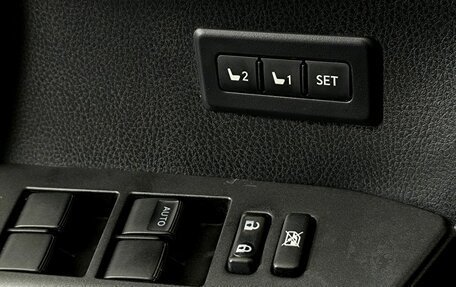 Toyota RAV4, 2018 год, 2 400 000 рублей, 11 фотография
