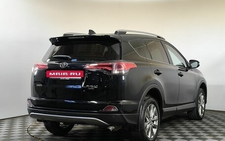 Toyota RAV4, 2018 год, 2 400 000 рублей, 4 фотография