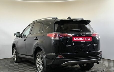 Toyota RAV4, 2018 год, 2 400 000 рублей, 6 фотография